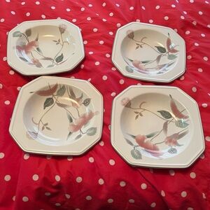 Mikasa Pink and Green Dinnerware Set of 4 Decorative Plates